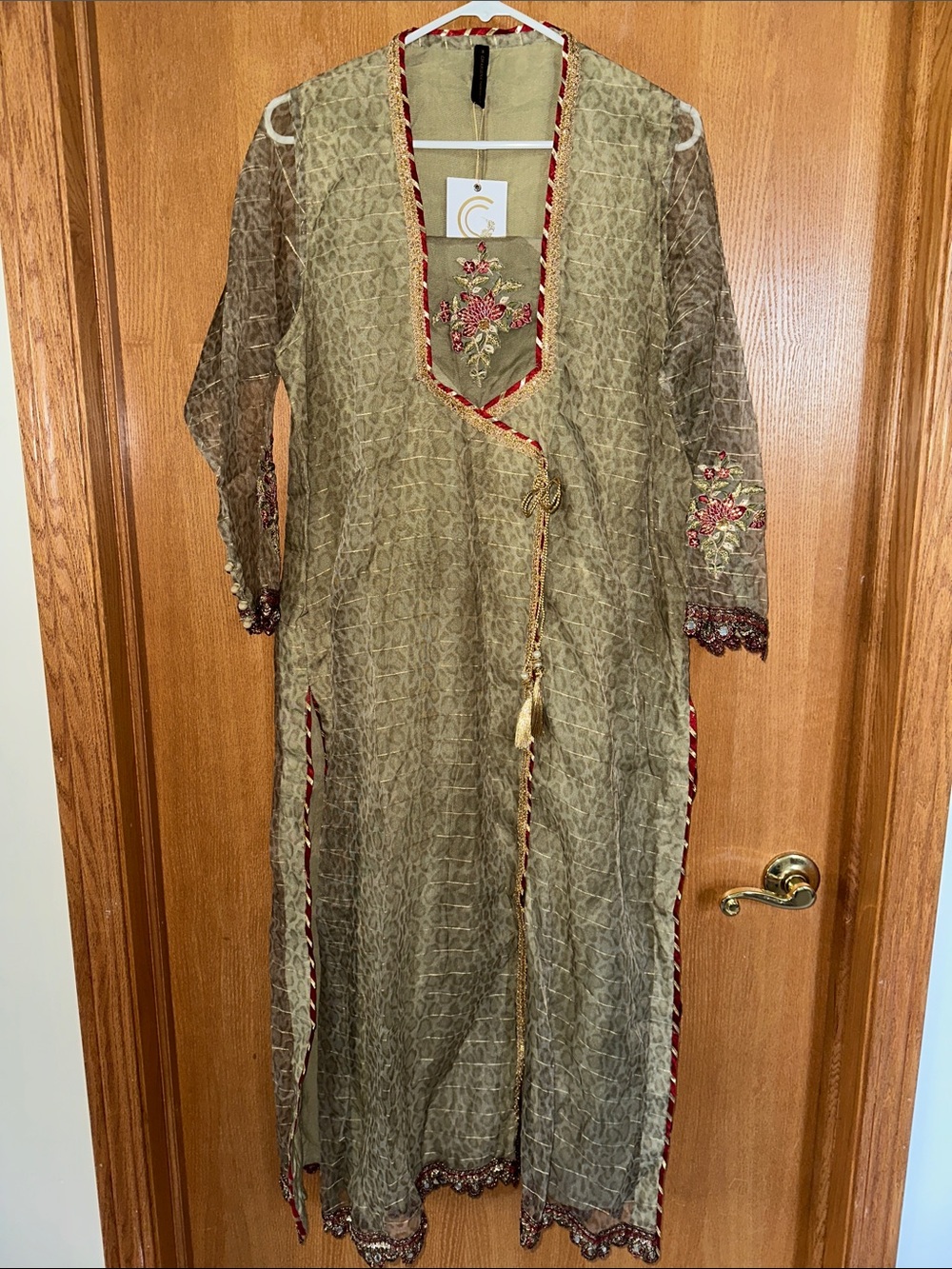 Pakistani Shalwar Kameez